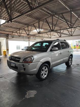 HYUNDAI TUCSON 2.0 MPFI GLS 16V 143CV 2WD GASOLINA 4P AUTOMÁTICO